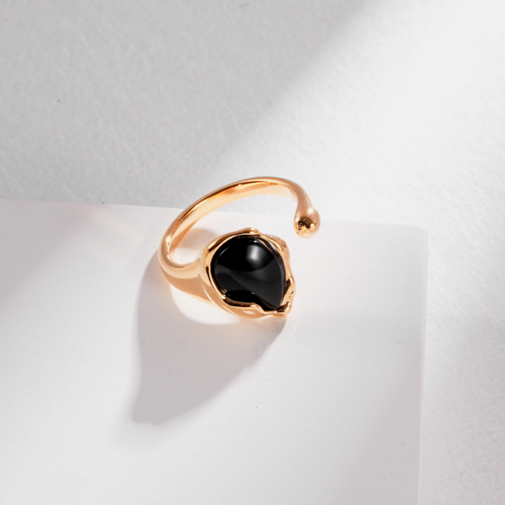 Drop Noir Ring